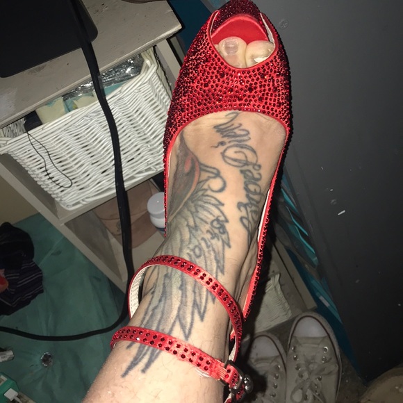 Red crystal peep toe pumps size 9 - Picture 8 of 8